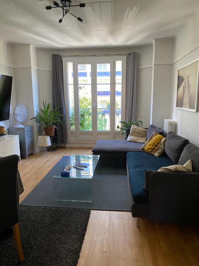 Grand F2 Avec Vue Sur La Maison De Georges Brassens Appartement Parijs Buitenkant foto