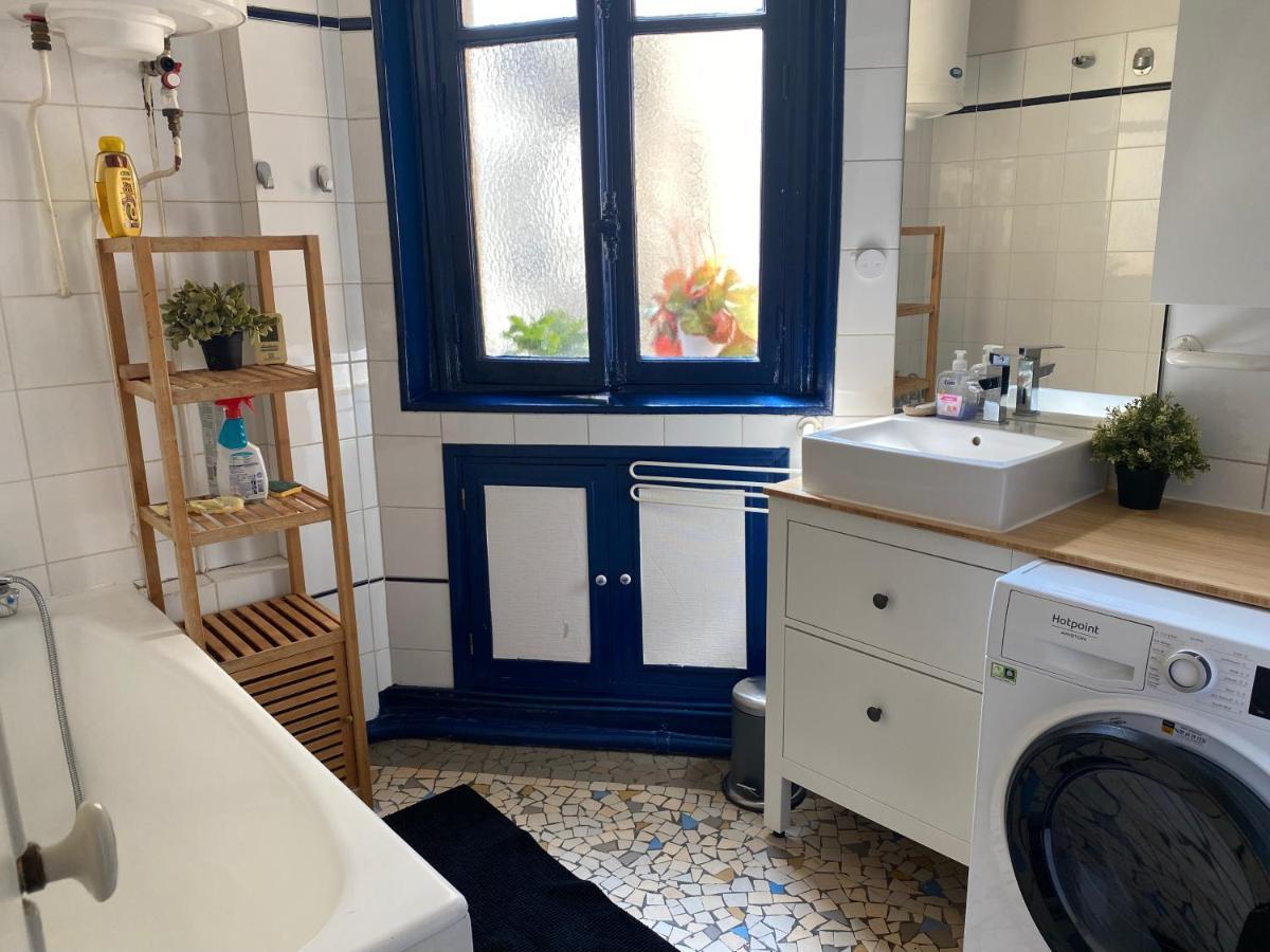 Grand F2 Avec Vue Sur La Maison De Georges Brassens Appartement Parijs Buitenkant foto